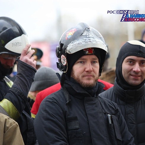 04 ноября 2022 г., в День Народного единства, в Санкт-Петербурге состоялись VI Международные соревнования по скоростному подъему среди пожарных и спасателей "Вертикальный вызов"
